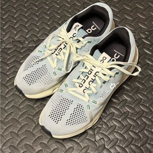 On Running Cloudsurfer sz 10.5